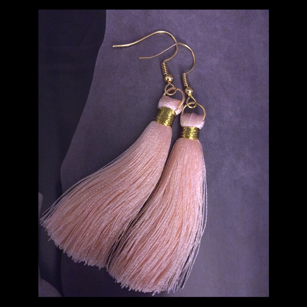 Sale✔️Sweep You Pink💞Tassel Earrings